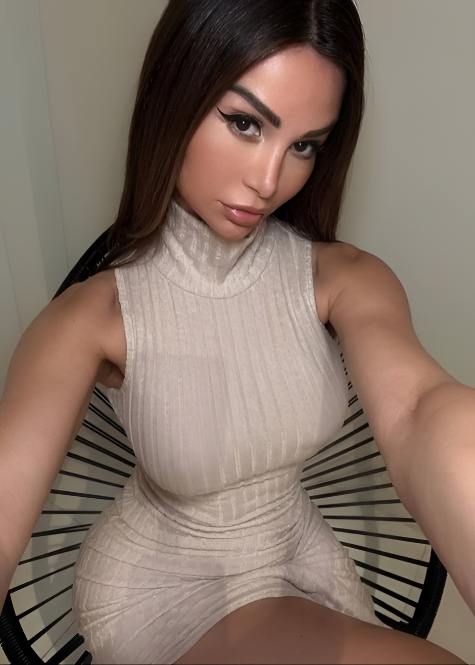 Дина привлекательная девушка из Ханты-мансийск цена от 8000 руб