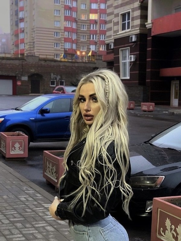 🎥 Алиса привлекательная девушка из Ханты-мансийск цена от 6000 руб